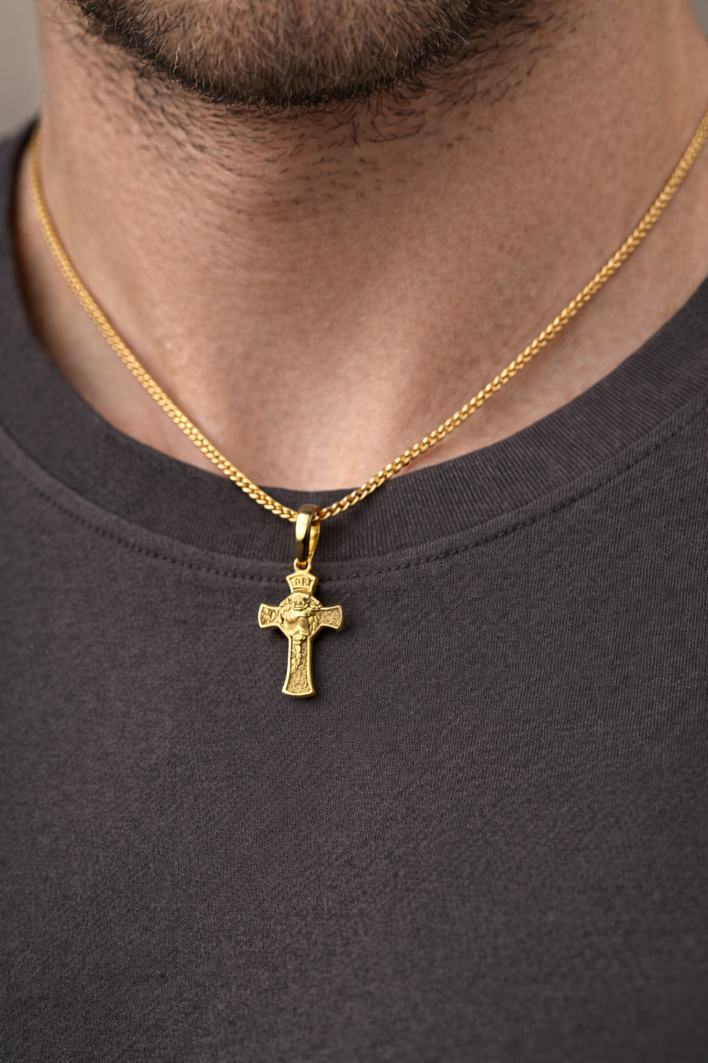 585 Gelbgold Kreuzanhänger mit Christusmotiv