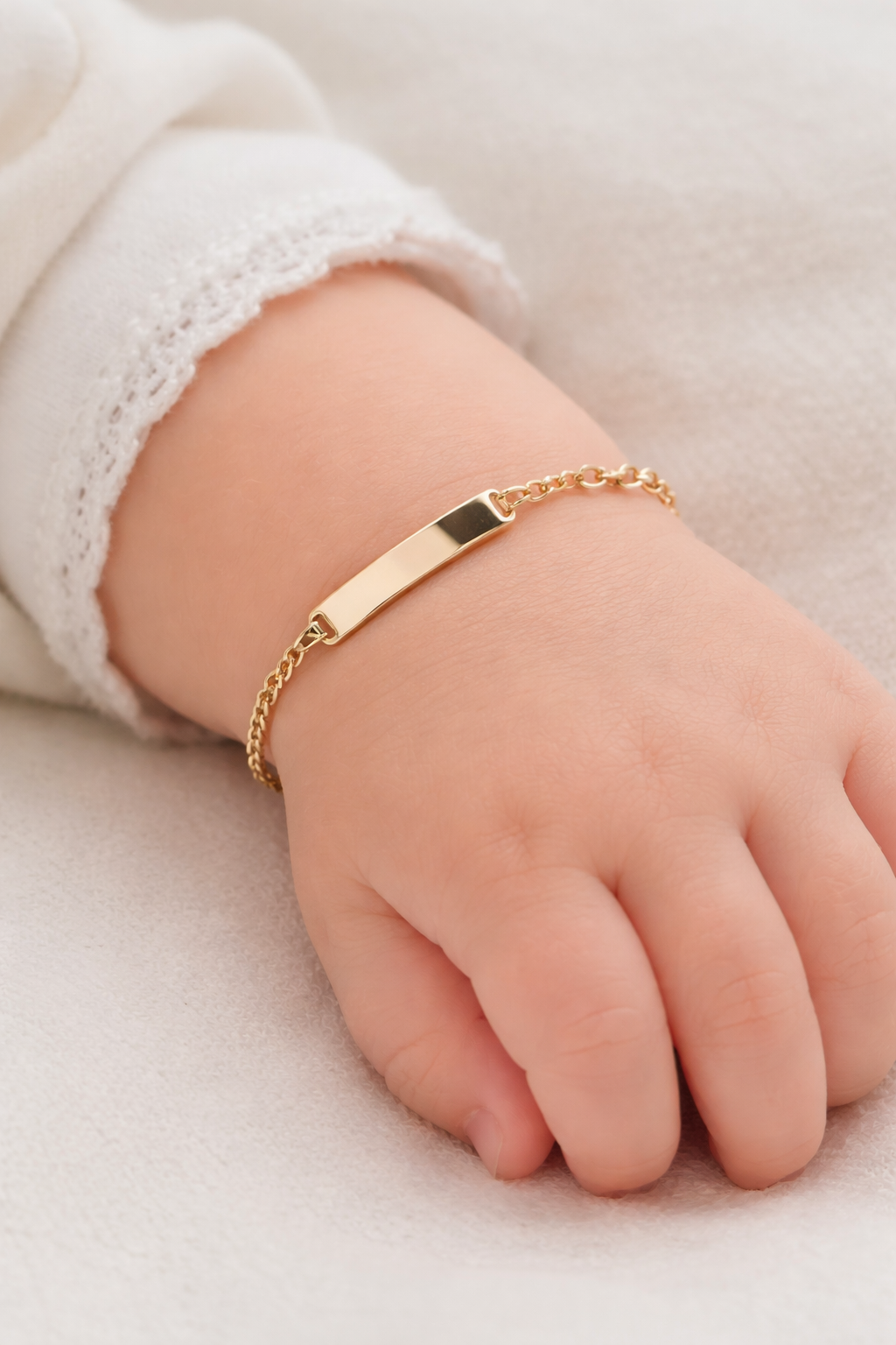 585 Gelbgold Babyarmband mit Gravurplatte (12/14cm)