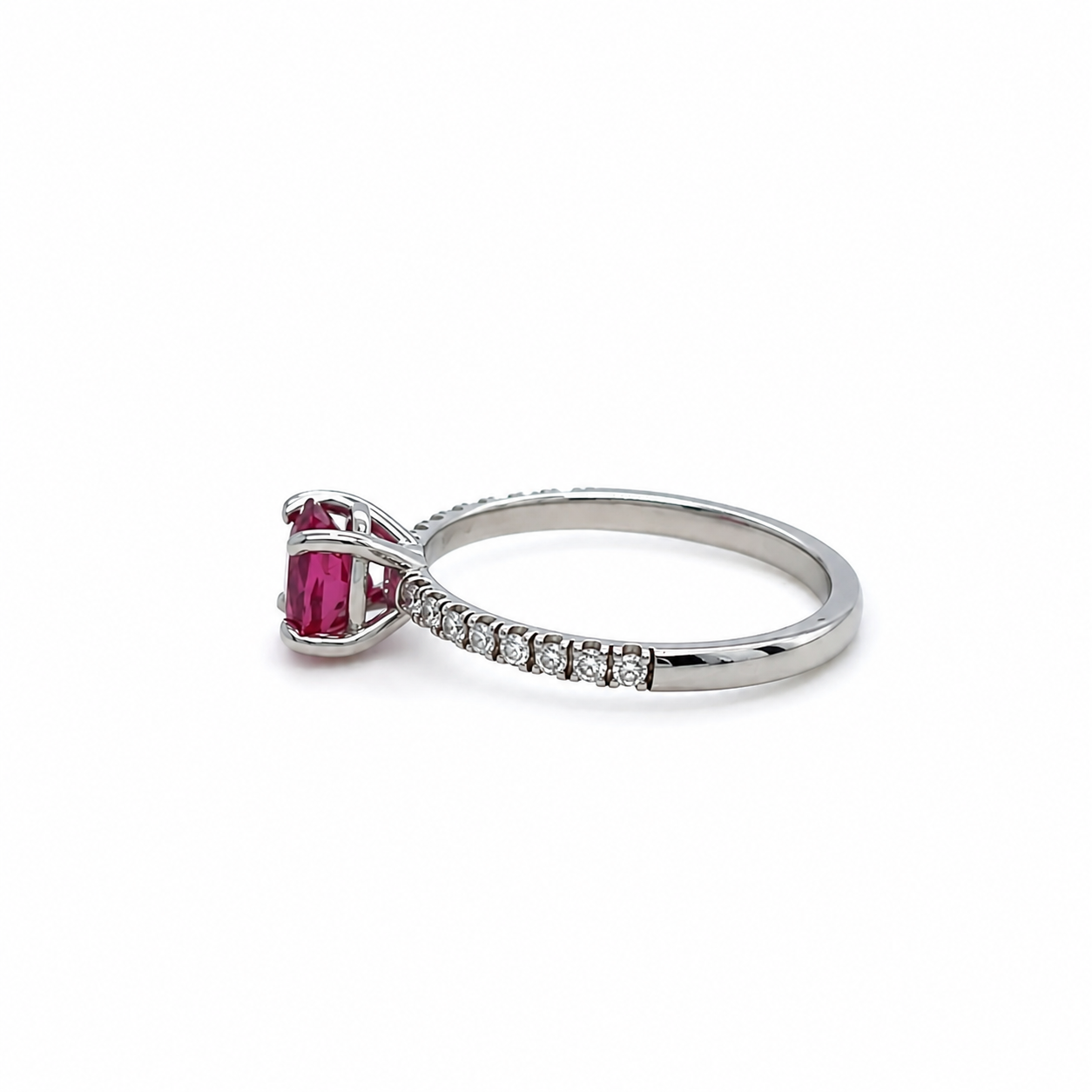 Ring 750 Weißgold mit pinkem Saphir 1,04 ct. und Brillanten 0,15 ct. G-VS – Größe 54