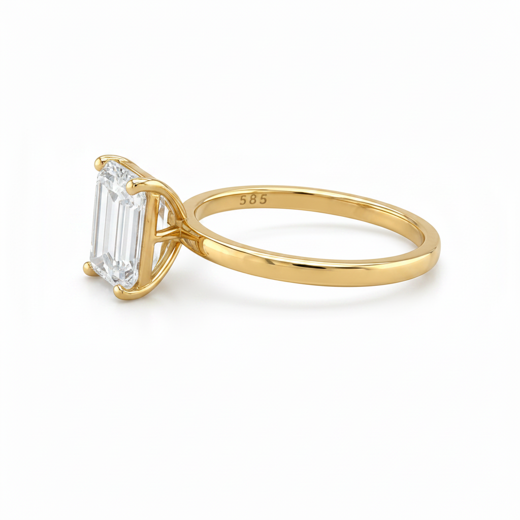 Zirkonia Ring 585 Gelbgold mit Emerald Cut Stein in Schrägansicht