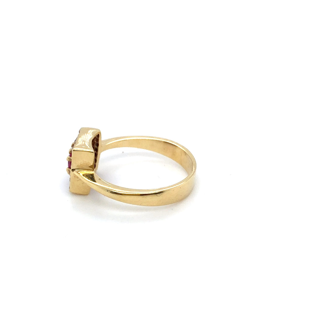 585/- Gold Ring