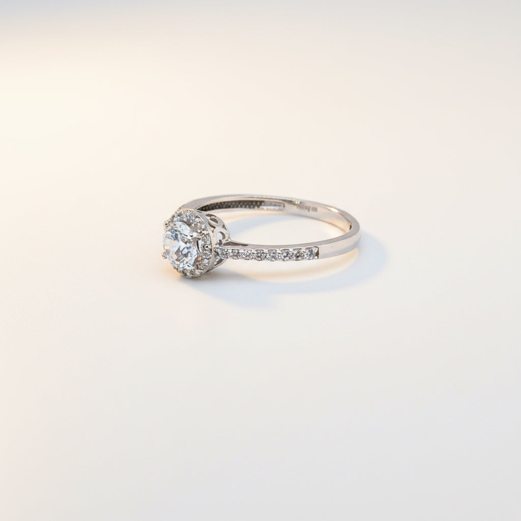 Eleganter Weißgoldring 585 mit rundem Stein