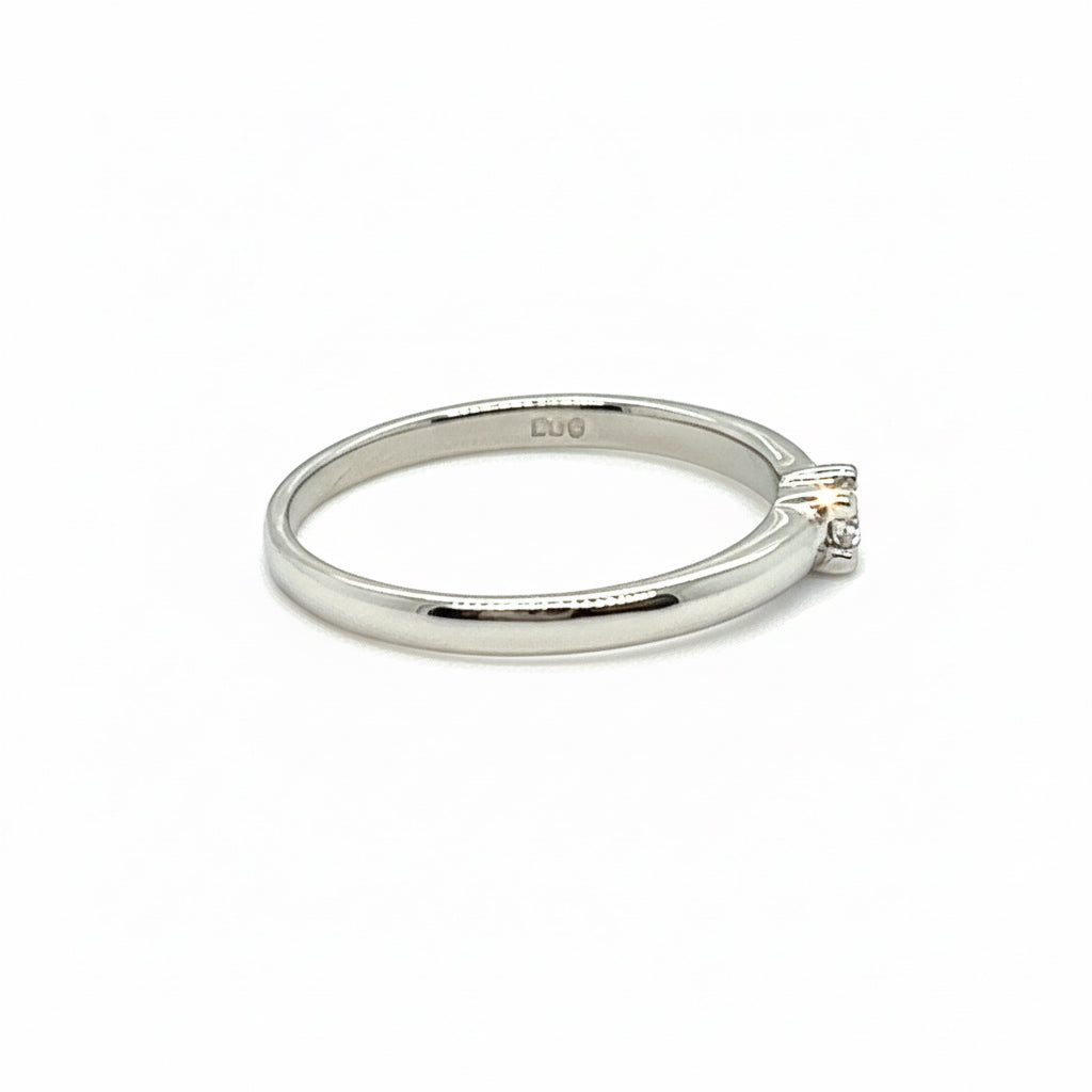 Schlichter Verlobungsring aus 950er Platin mit Brillant