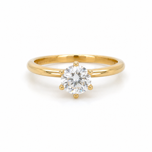 Zirkonia Ring aus 585 Gelbgold mit rundem Stein in Frontansicht
