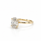 Seitenansicht Verlobungsring 585 Gelbgold mit ovalem Labordiamant und massiver Ringschiene
