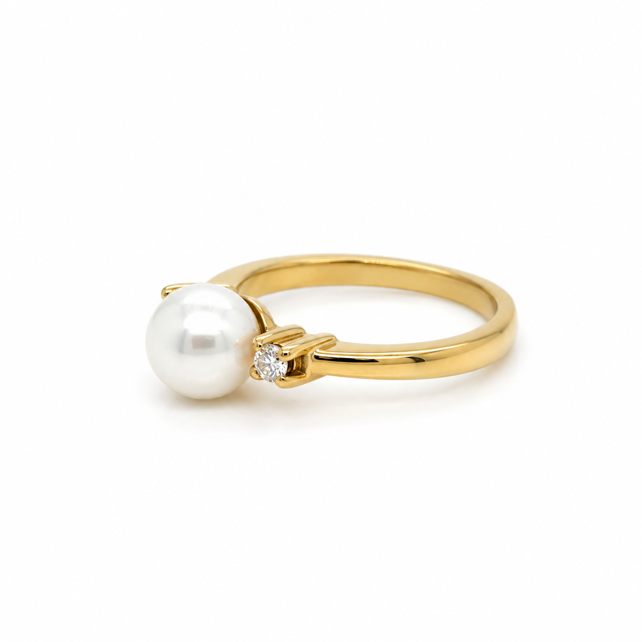 Eleganter Damenring mit Süßwasser-Zuchtperle und Brillanten