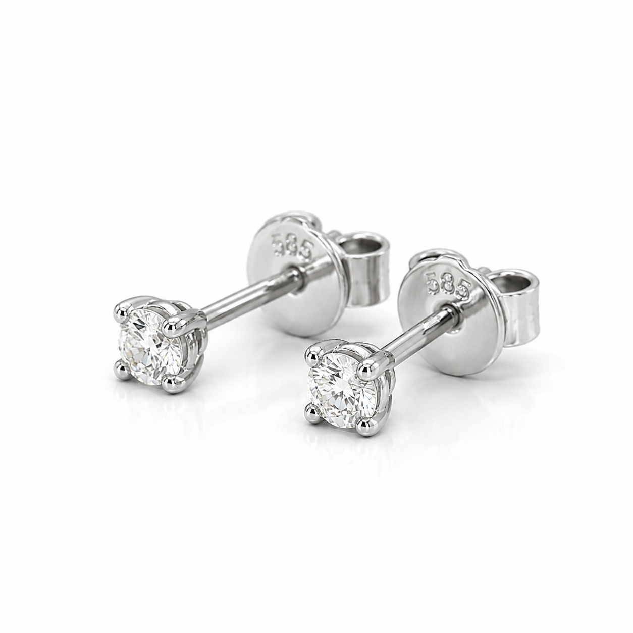 Klassische Solitär Ohrstecker mit Brillanten aus 585 Weißgold