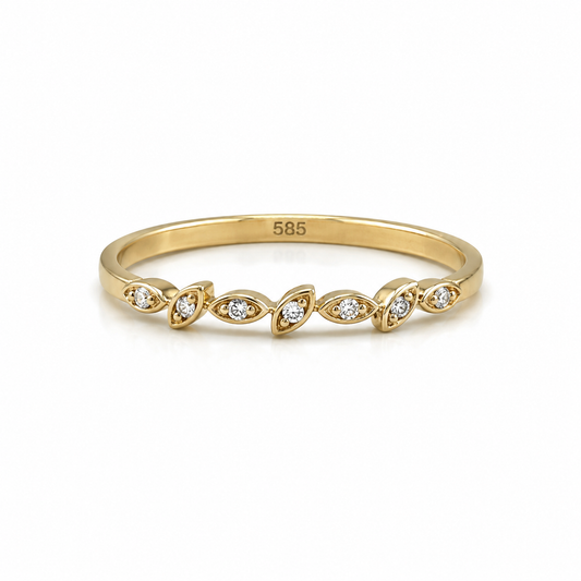 Brillantring aus 585/-Gelbgold mit natürlichen H/SI Brillanten im filigranen Marquise-Design.