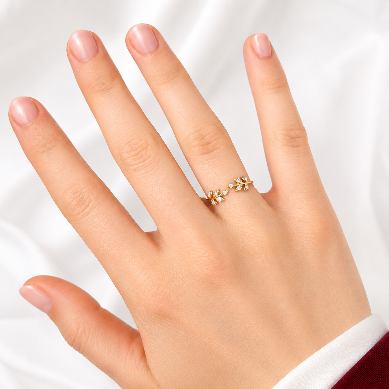 Offener Brillantring aus 585 Gelbgold im Blattdesign.