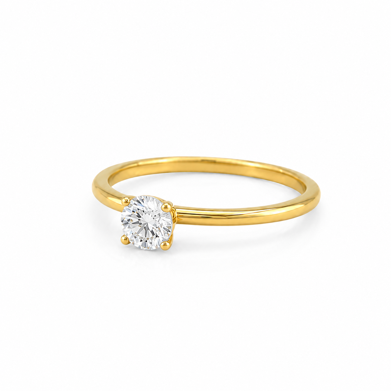 Solitärring aus 585 Gelbgold mit rundem Zirkonia in Schrägansicht