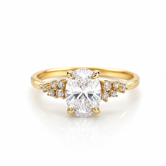 Verlobungsring aus 585 Gelbgold mit ovalem Zirkonia und seitlichem Steinbesatz