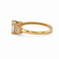 Eleganter Damenring aus 585 Gelbgold mit rechteckigem Zirkonia in Seitenansicht