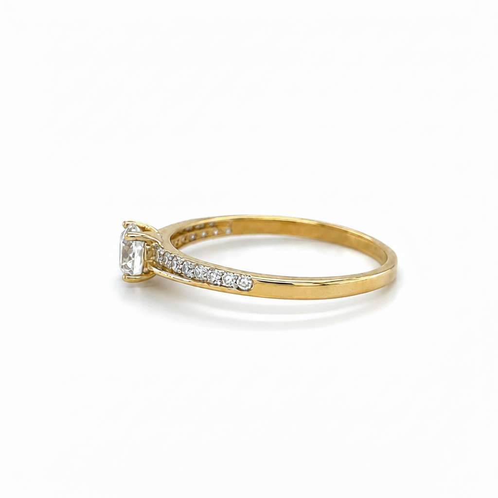Eleganter Damenring mit Zirkonia in Größe 60 aus der Seitenansicht
