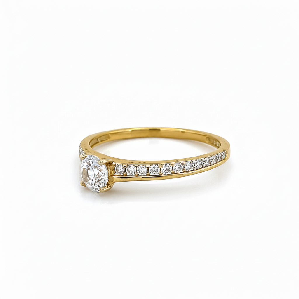 Zirkonia Ring Größe 60 in Schrägansicht mit feinem Steinbesatz