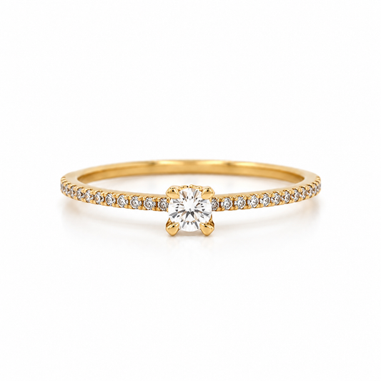 Verlobungsring aus 585 Gelbgold mit Brillant-Mittelstein und Seitenbesatz