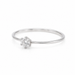 Zierlicher Zirkonia Ring aus 585 Weißgold in Schrägansicht