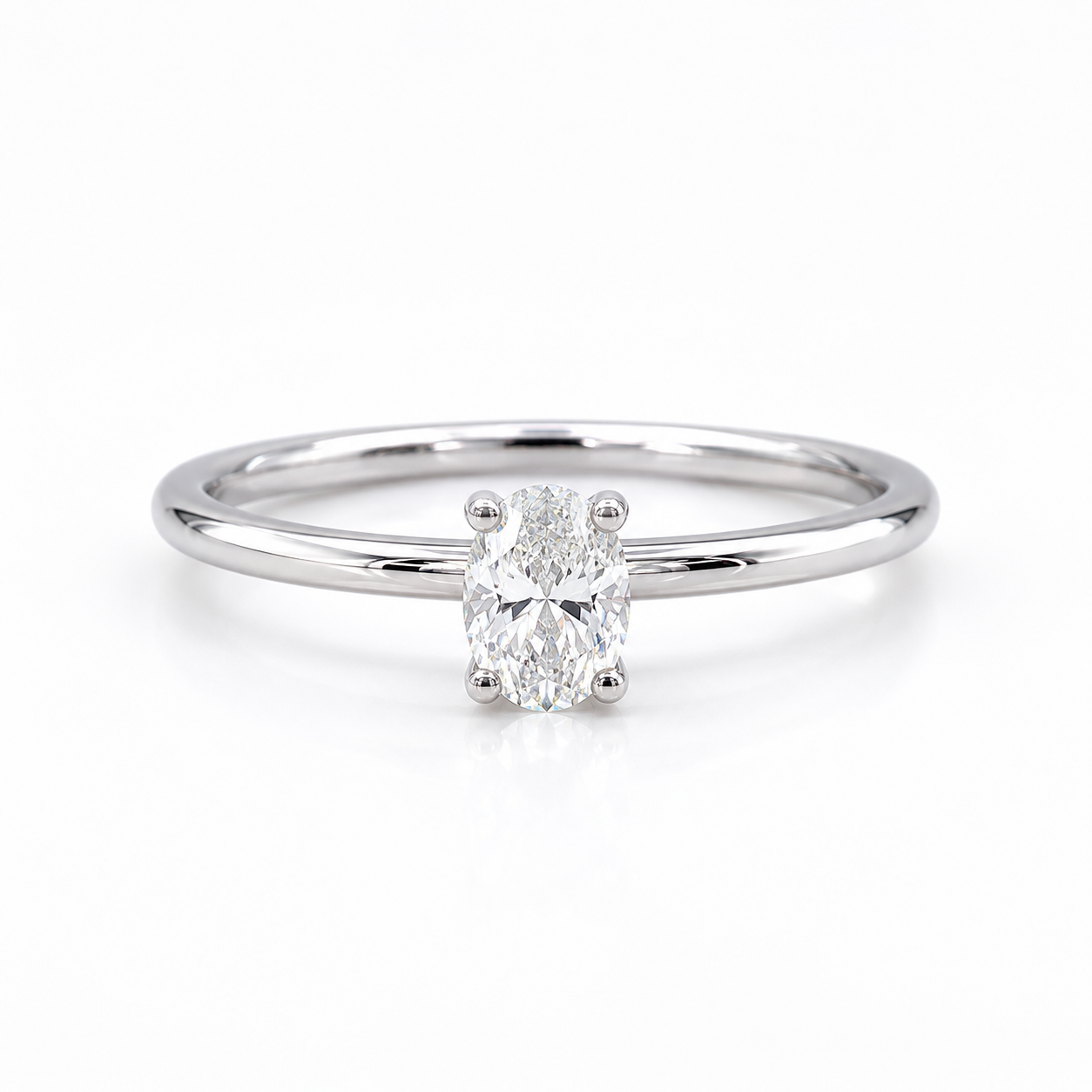 Ovaler Diamant-Verlobungsring aus 585er Weißgold mit 0,30 ct G/SI in Frontansicht