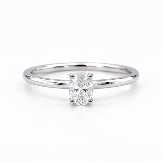 Ovaler Diamant-Verlobungsring aus 585er Weißgold mit 0,30 ct G/SI in Frontansicht