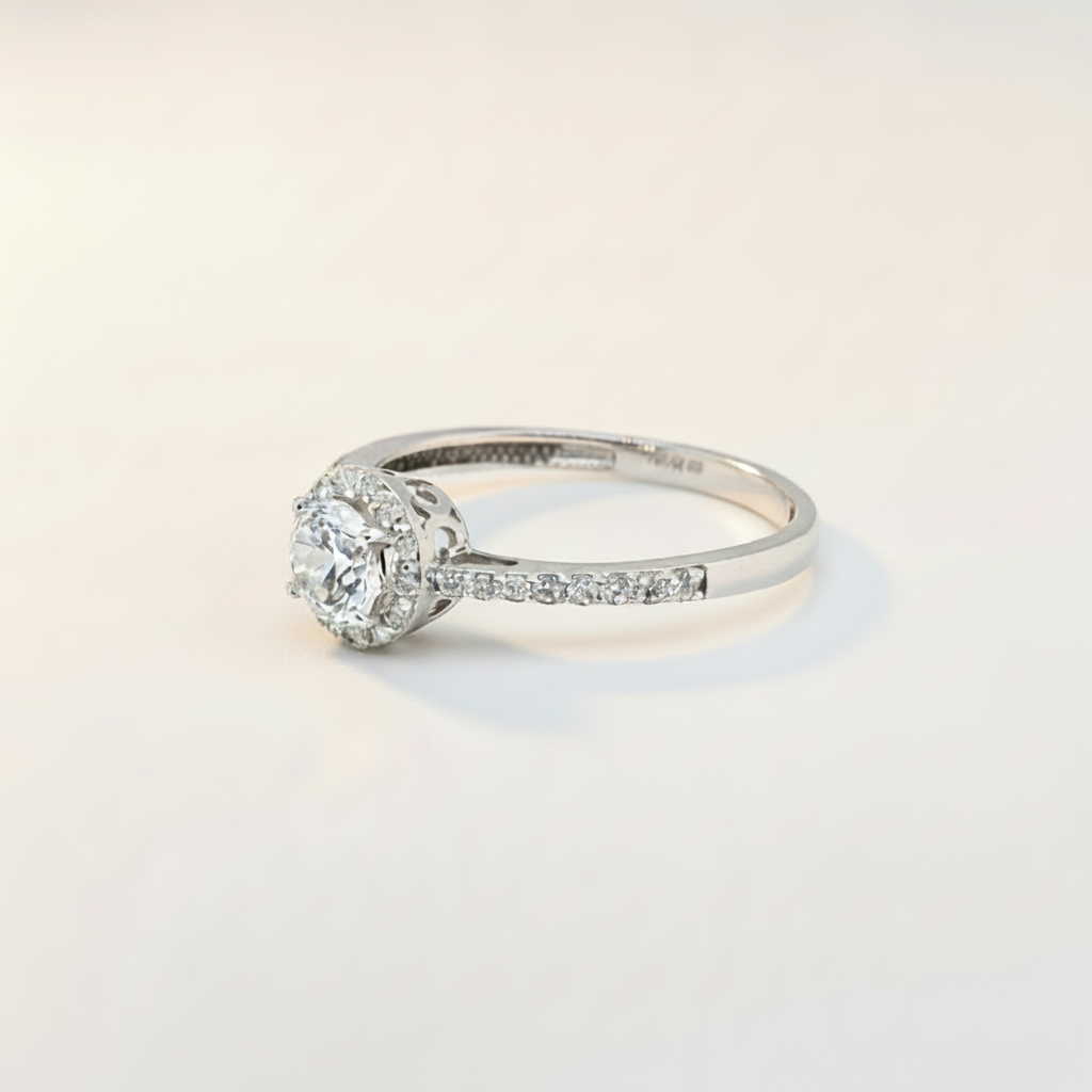 585 Weißgold Ring mit Zirkonia – klassisches Steinrahmen-Design