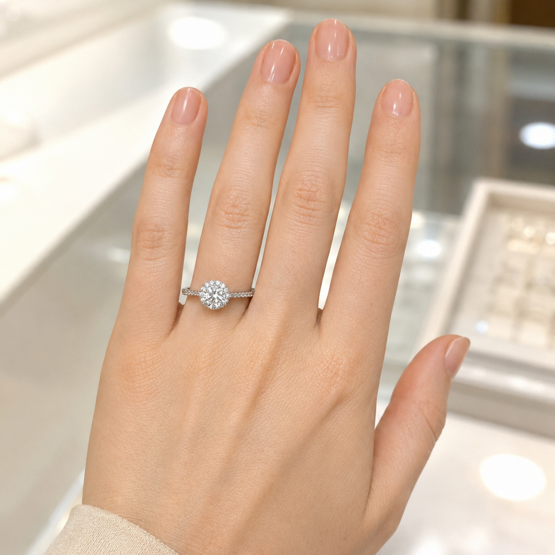 585 Weißgold Ring mit Zirkonia – klassisches Steinrahmen-Design