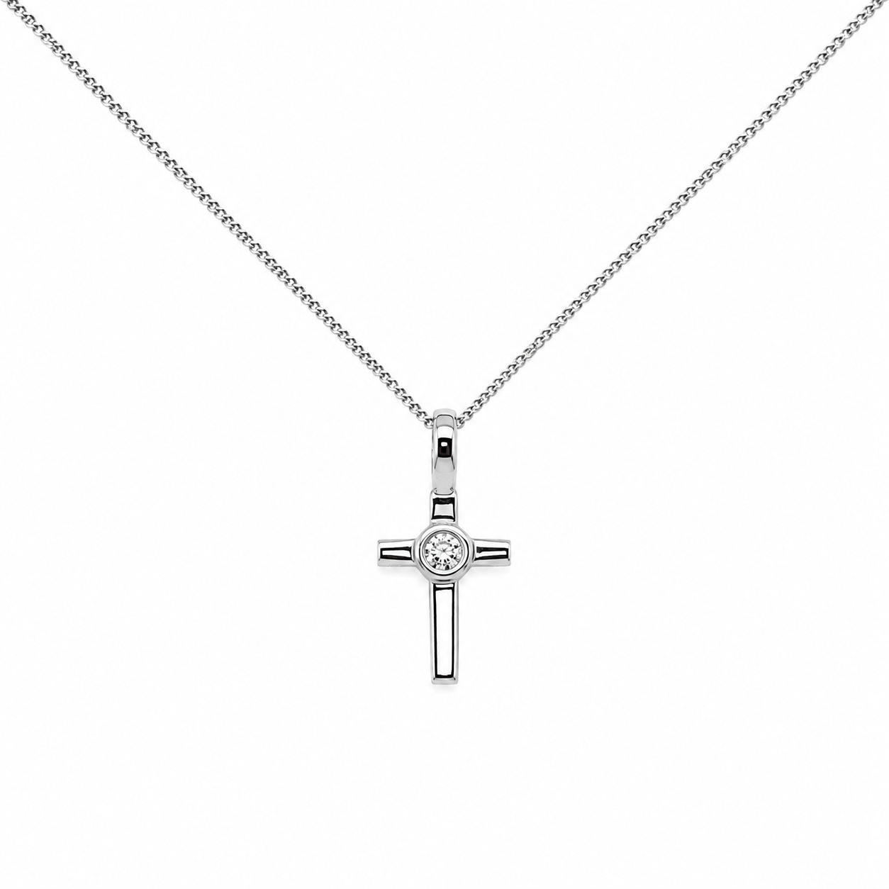 Kreuz Kette aus 585 Weißgold mit Brillant 0,03 ct H-SI in Frontansicht