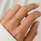 Zarter Damenring im Kugeldesign aus Gold