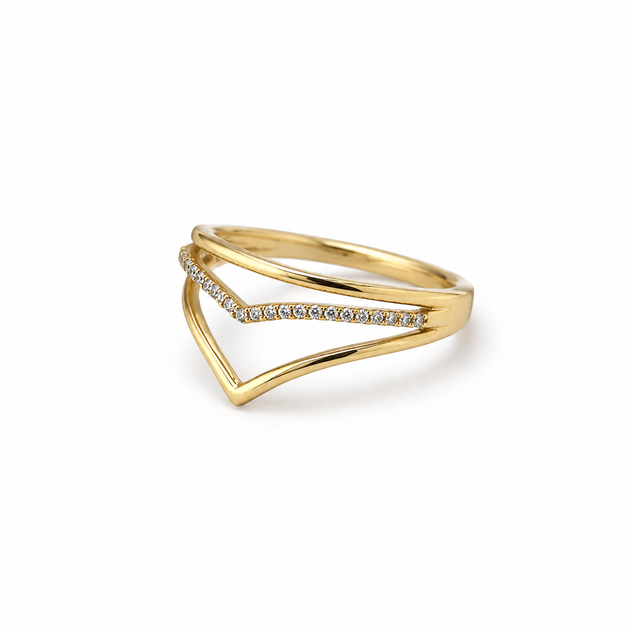 Wishbone Ring aus 585 Gelbgold mit Zirkonia getragen an der Hand
