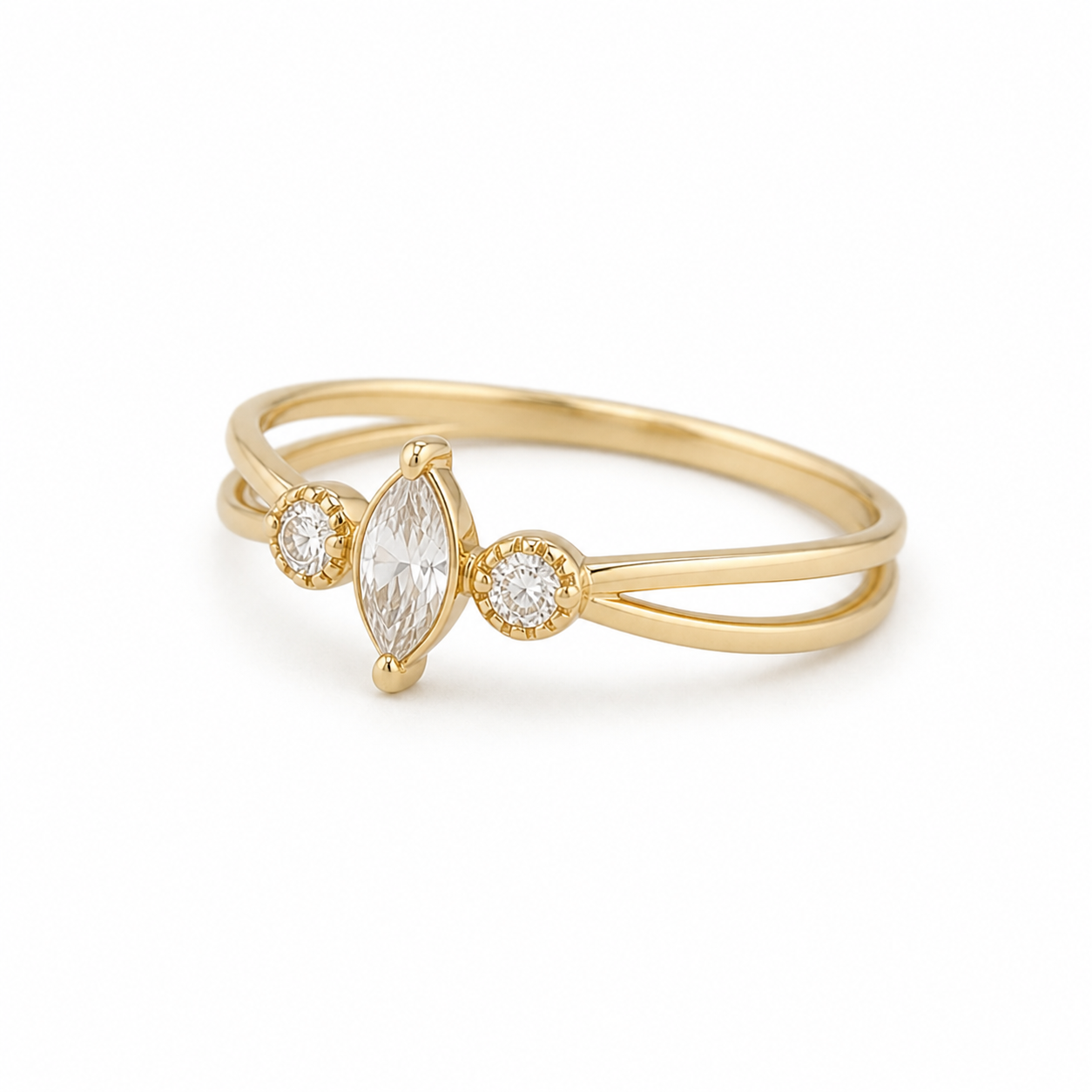 585 Gelbgold Ring mit Marquise Zirkonia und seitlichen Steinen filigranes Design - schräg