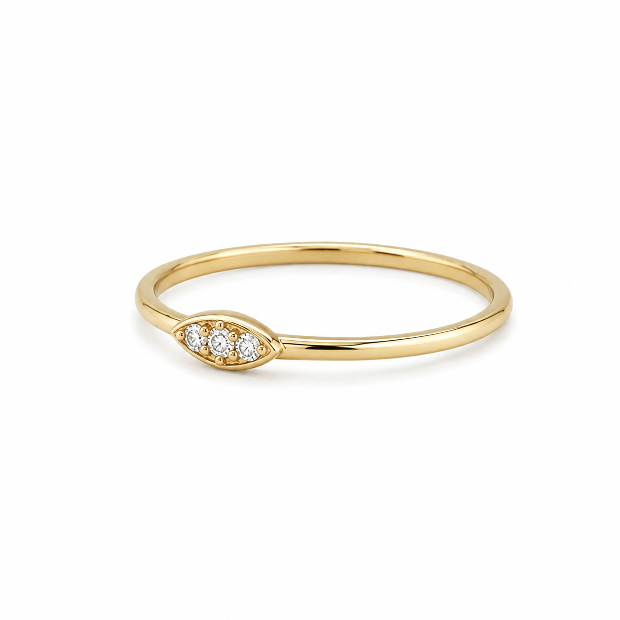 Schmaler Zirkonia-Ring aus 585 Gelbgold in schräger Seitenansicht