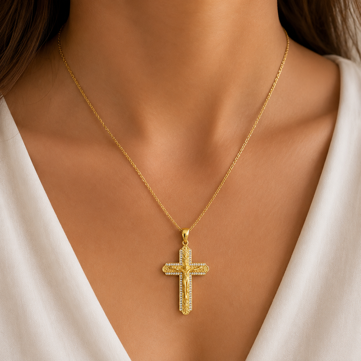 Goldener Jesus Kreuz Anhänger 585 Gelbgold mit Zirkonia-Besatz