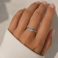Ring aus 585 Weißgold mit modernem Glieder-Element
