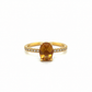 Ring aus 750 Gelbgold mit Sultanit Farbwechselstein und 0,27 ct G-VS Brillanten in eleganter Pavé-Fassung.
