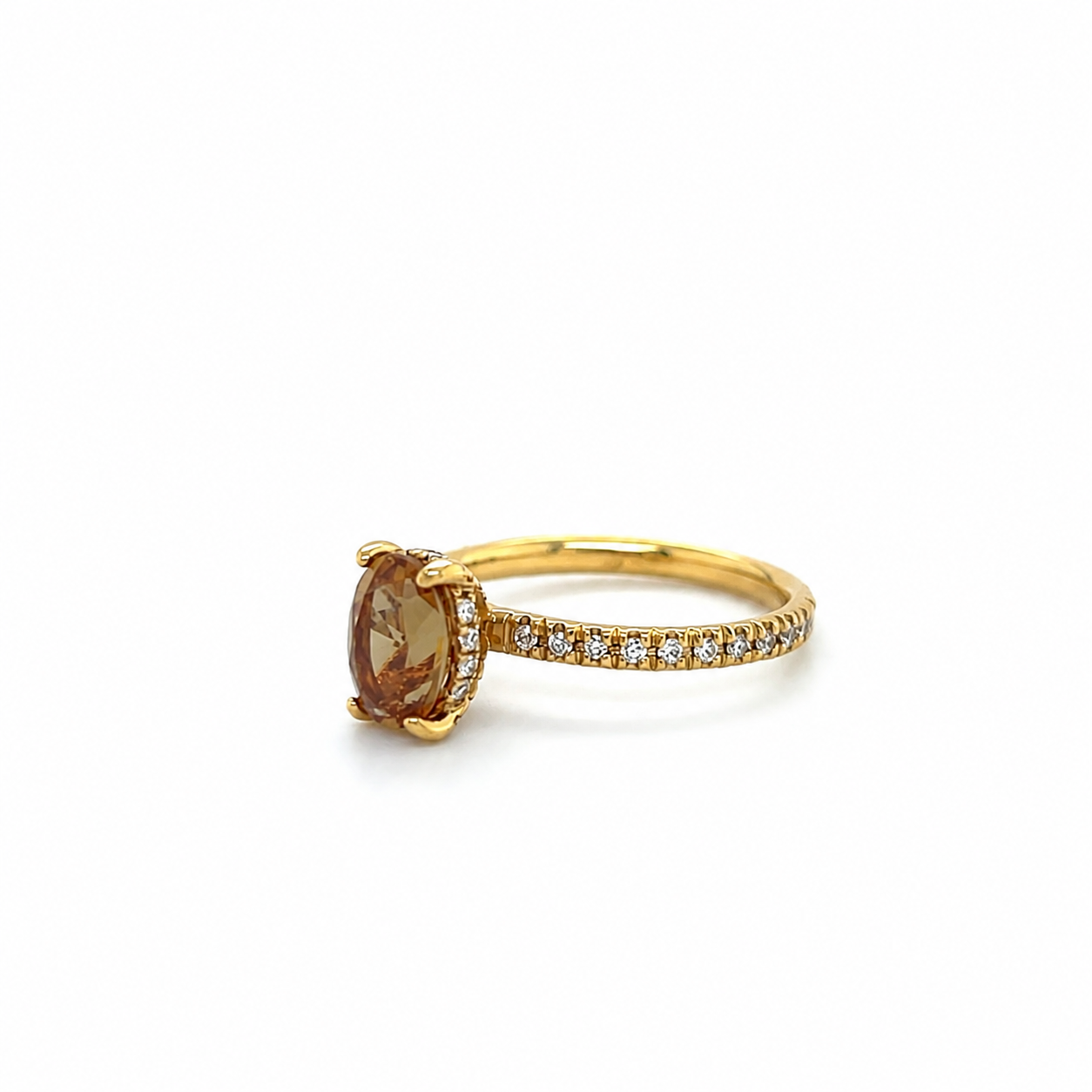 Sultanit Ring aus 750 Gelbgold mit 1,35 ct Farbwechselstein & 0,27 ct G-VS Brillanten