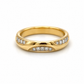 Brillantring aus 750 Gelbgold mit rundum verlaufenden TW-SI Brillanten und geschwungenem Design.