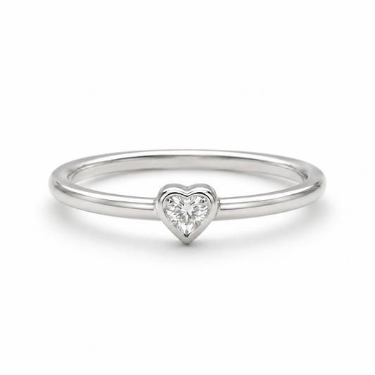 Herzring aus 585 Weißgold mit Brillant in Herzform