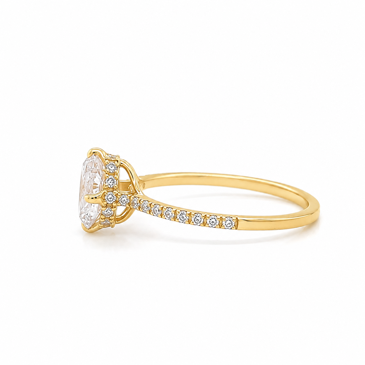 585 Gelbgold Ring mit ovalem Zirkonia – Damenring & Verlobungsring