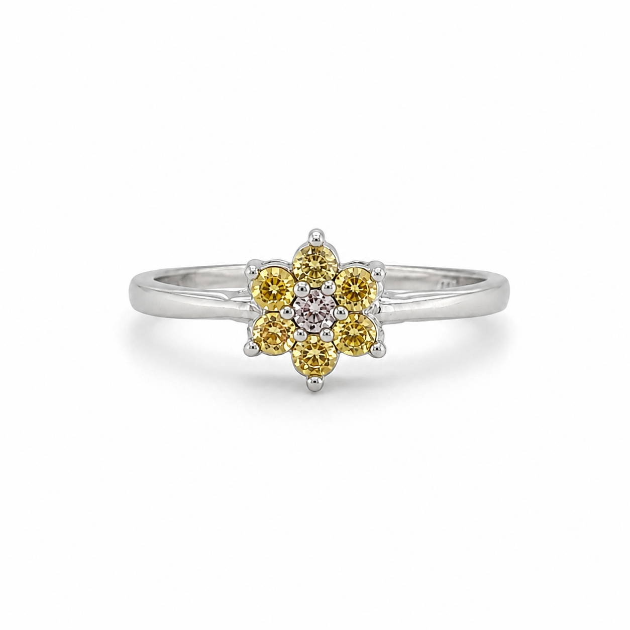 Zarter Ring aus 925er Silber mit Zirkonia in floraler Anordnung
