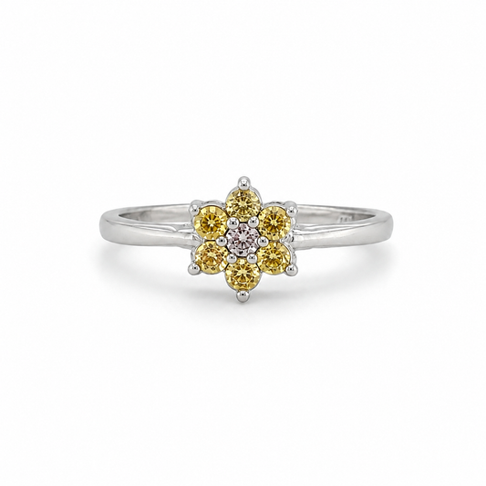 Zarter Ring aus 925er Silber mit Zirkonia in floraler Anordnung