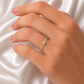 Brillantring aus 585 Gelbgold mit 0,23 ct Brillanten getragen an der Hand
