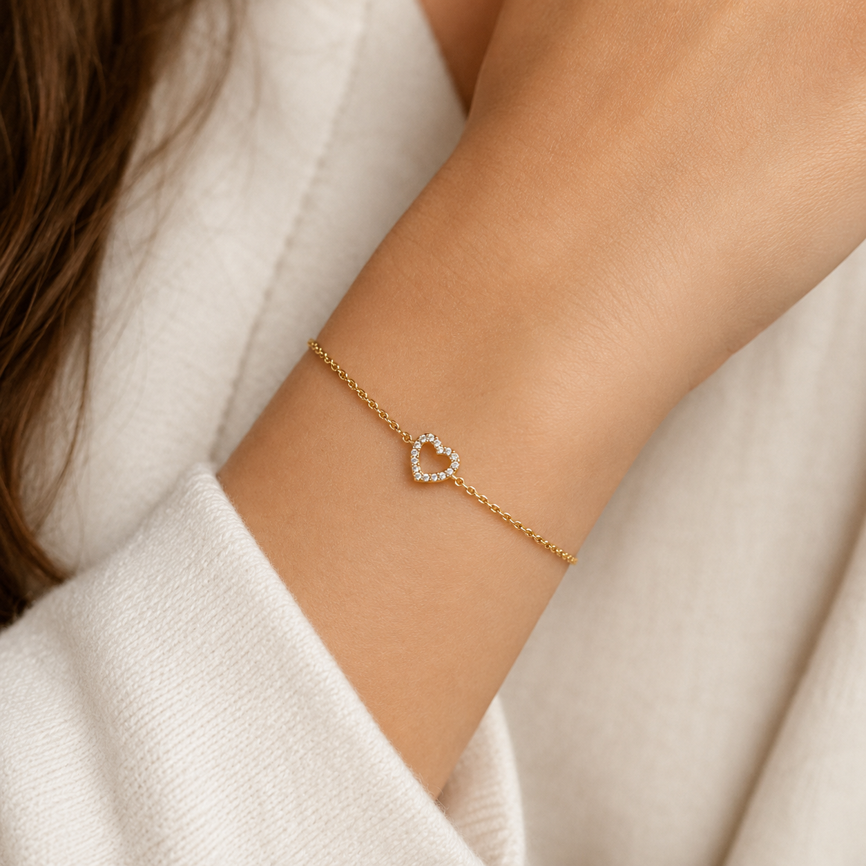 Herzarmband aus 750 Gelbgold mit Brillanten Detailansicht Herzmotiv