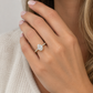 Verlobungsring 585 Gelbgold mit Labordiamant Oval seitlichem Steinbesatz