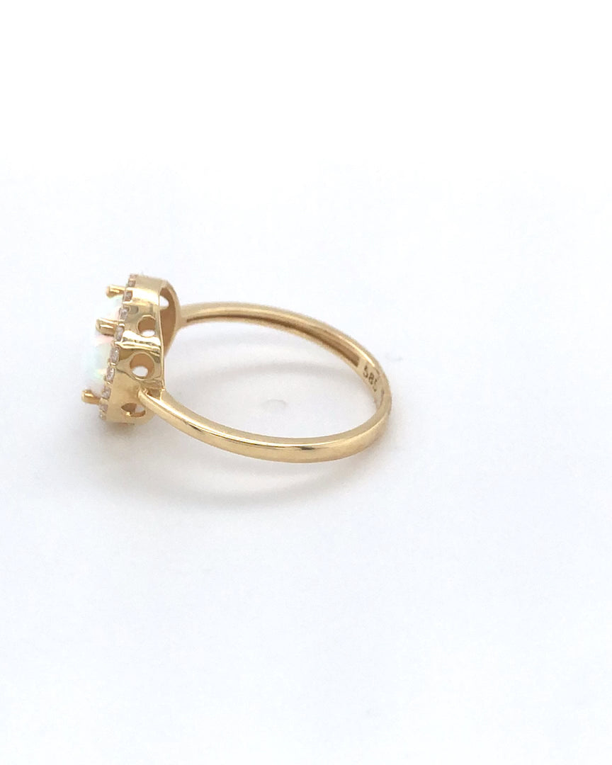 585/- Gold Ring