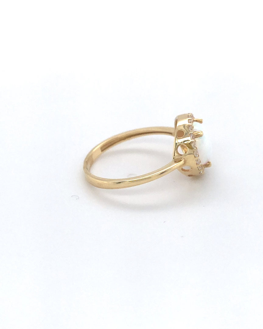 585/- Gold Ring