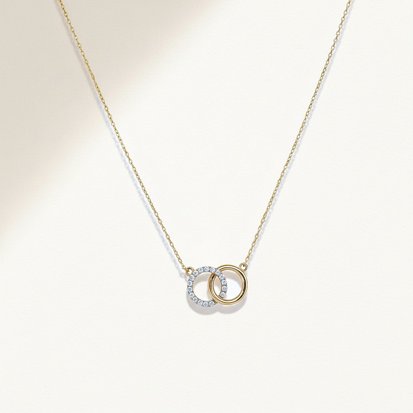 585 Gelbgoldkette mit Doppelring Anhänger und Zirkonia