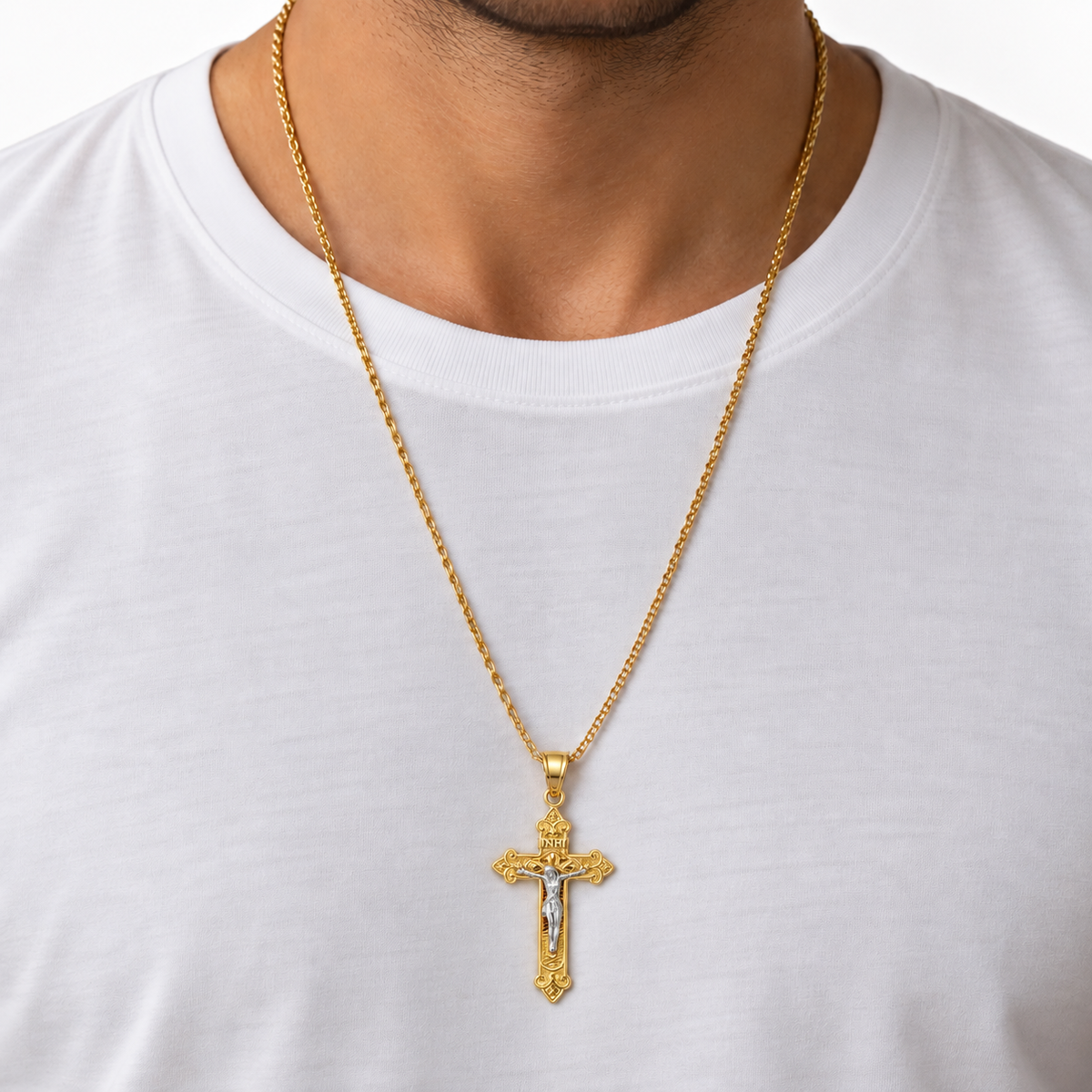 Kreuz Anhänger mit Jesus aus 585 Gold an einer Kette getragen
