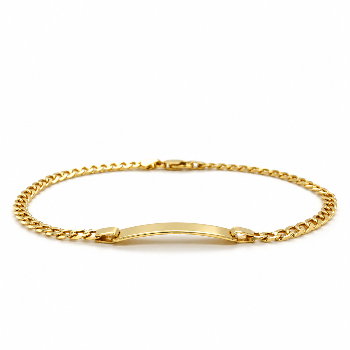 Panzerarmband aus 585 Gelbgold mit leicht gewölbter, polierter Gravurplatte in flacher Schrägansicht.