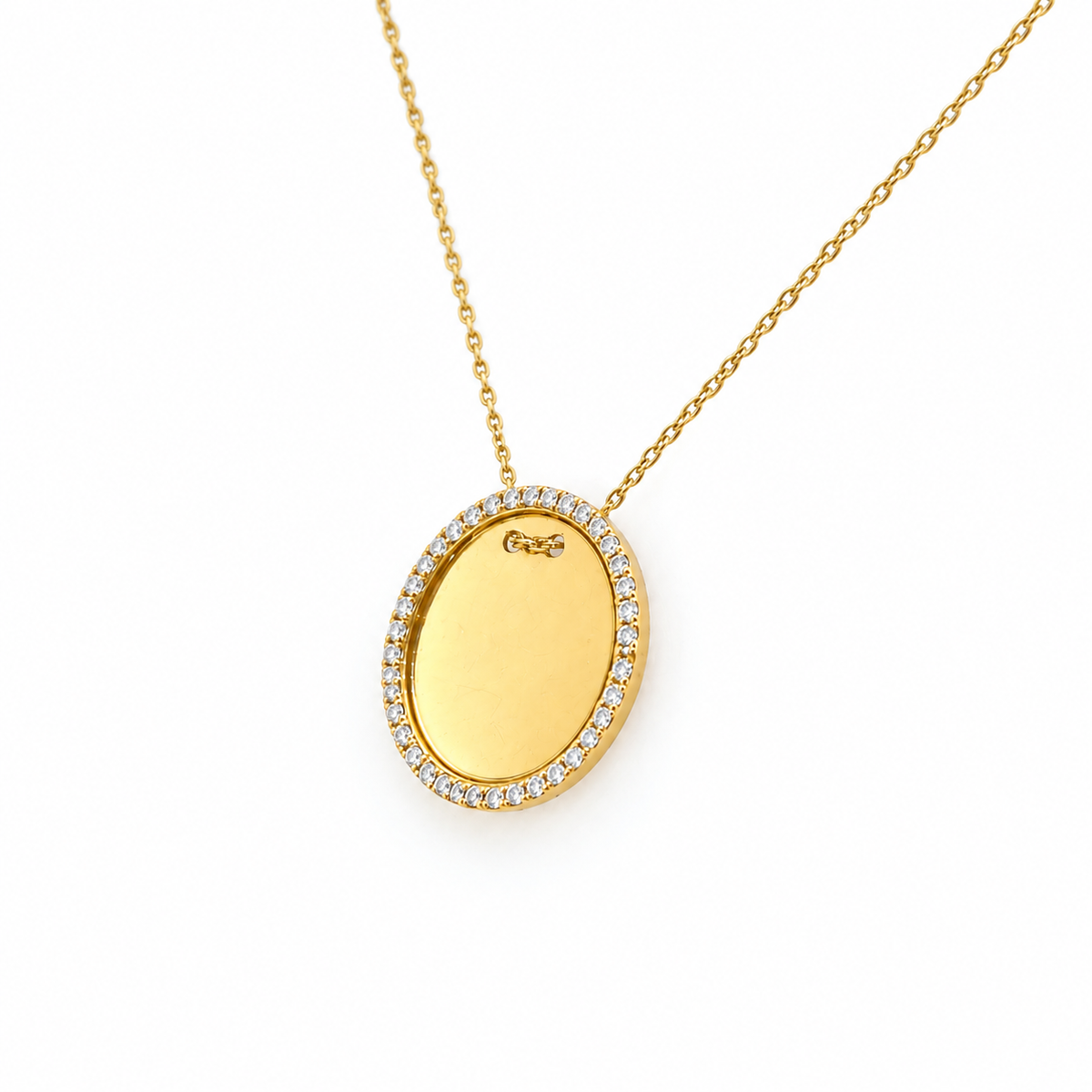 Runde Gravurplatte aus 585 Gelbgold mit Zirkonia-Besatz an 42 cm Kette – Schrägansicht