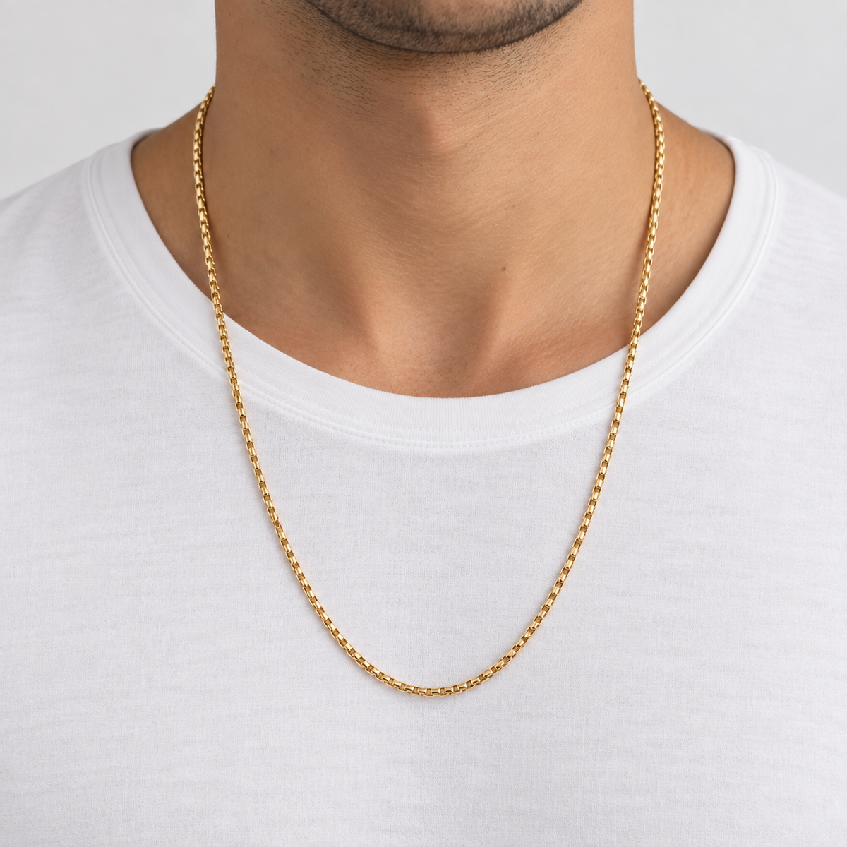Veneziakette aus 585 Gelbgold 2,3 mm breit und 60 cm lang getragen