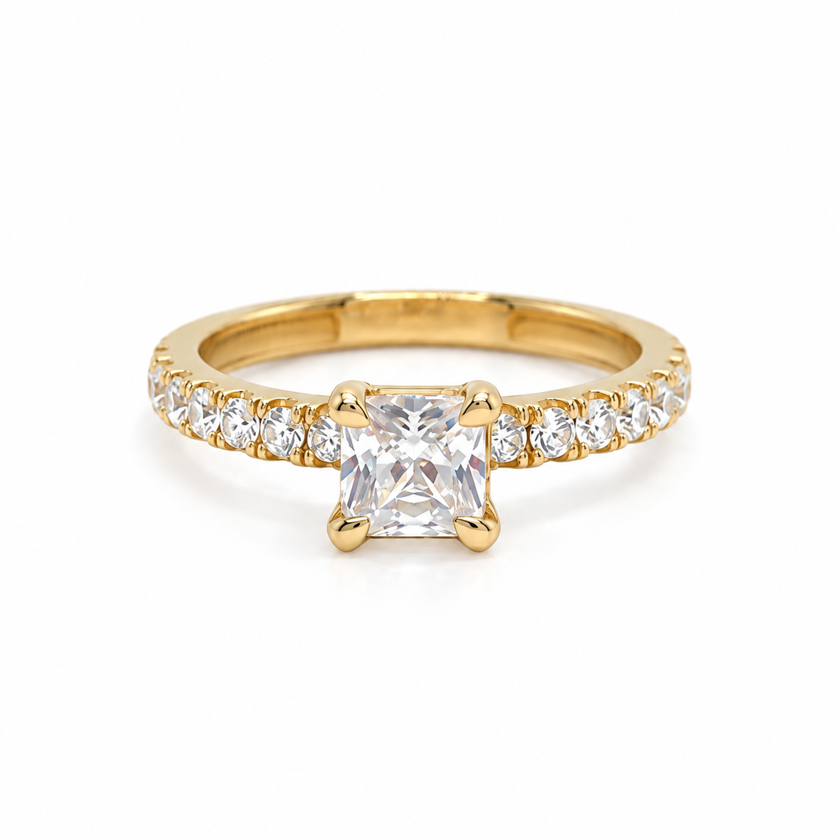 Verlobungsring aus 585 Gelbgold mit Zirkonia im Princess-Schliff Frontansicht